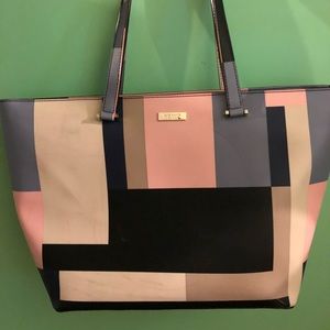 Kate Spade tote great for traveling super spacious
